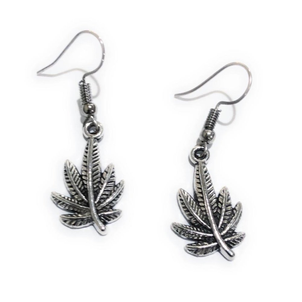 MADARI FASHIONS - Cannabis Earrings